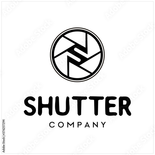 Shutter Lens Aperture with Initial S Negative Space for Photographer Photography Logo Design Inspiration