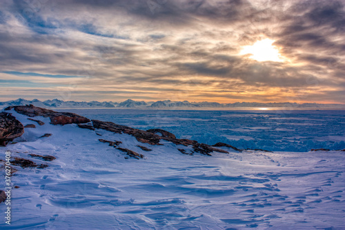 Abendstunde im Scoresbysund  photo