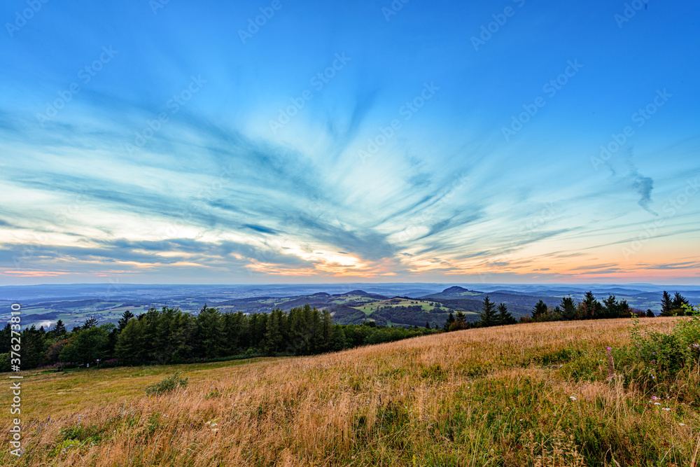 Fototapeta premium Autumn sunset landscape