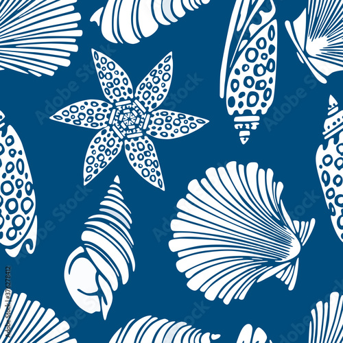 Seamless pattern of silhouettes various decorative seashells
