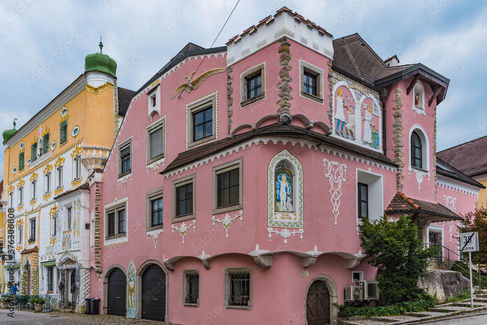 Historische Gebäude in der Altstadt von Mauthausen an der Donau