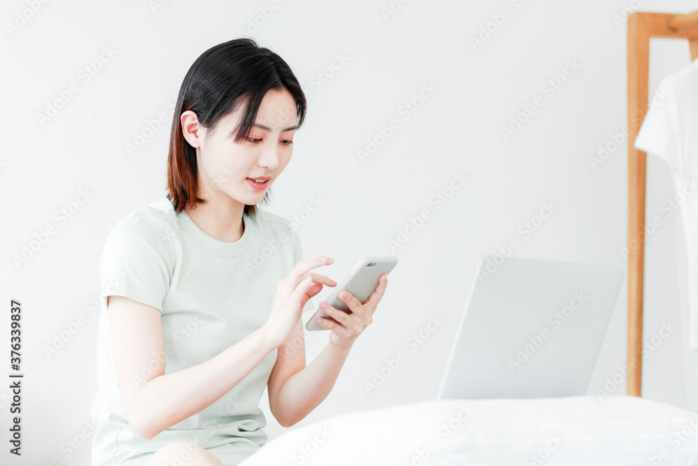 Women use mobile devices at home
Women use mobile devices at home