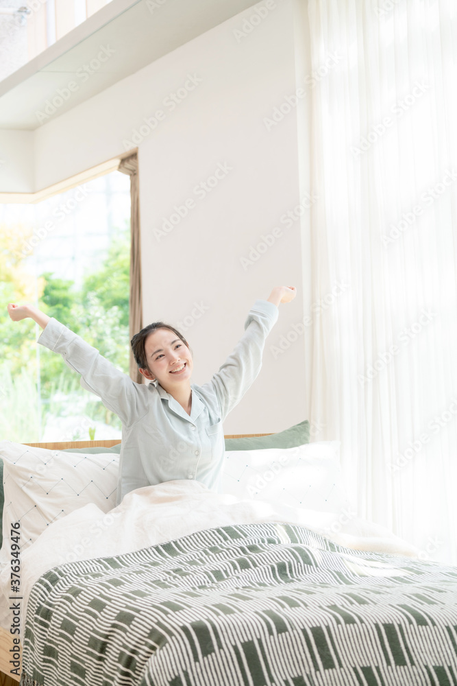 爽やかな朝 快眠した女性 爽やかな朝 快眠した女性