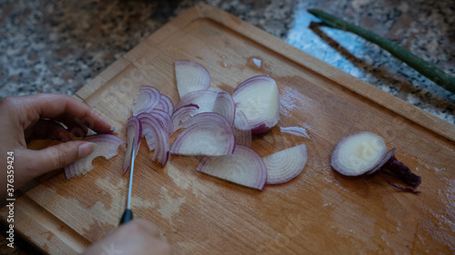 Zwiebel schneiden
