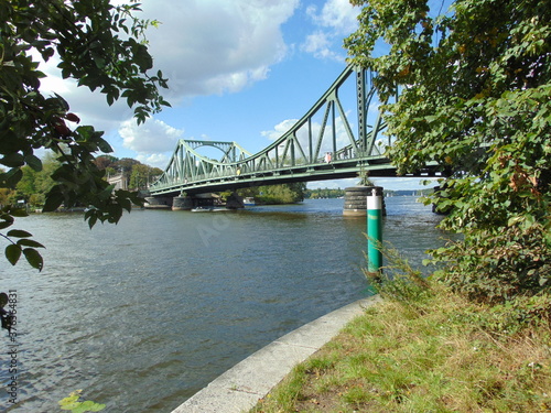 Fototapeta Naklejka Na Ścianę i Meble -  Glienicker Brücke