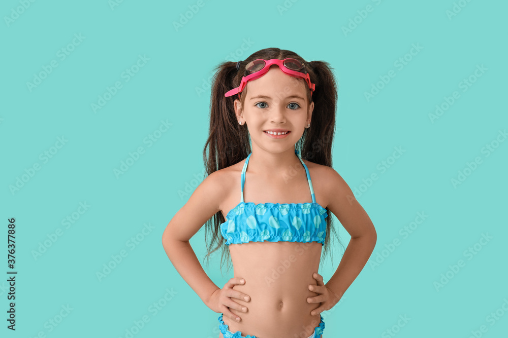Little girl swimsuit hi-res stock photography and images - Alamy