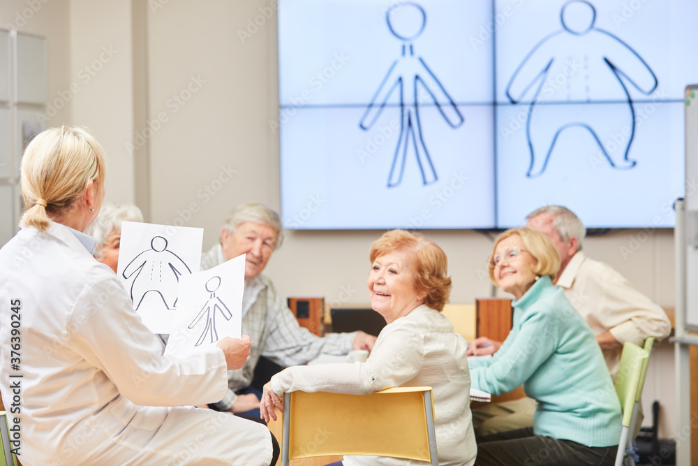 Obraz premium Group learns about age-appropriate nutrition