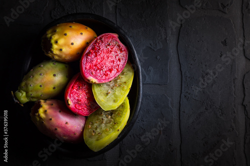 Bilde på lerret Prickly pear on black background