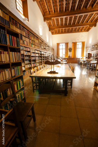 biblioteca, colegio catolico franciscano Sant Francesc, 1952, Palma, Mallorca, Islas Baleares, España