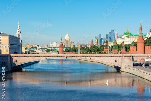 Bolshoy Moskvoretsky Bridge over Moskva river, Moscow, Russia © Mistervlad