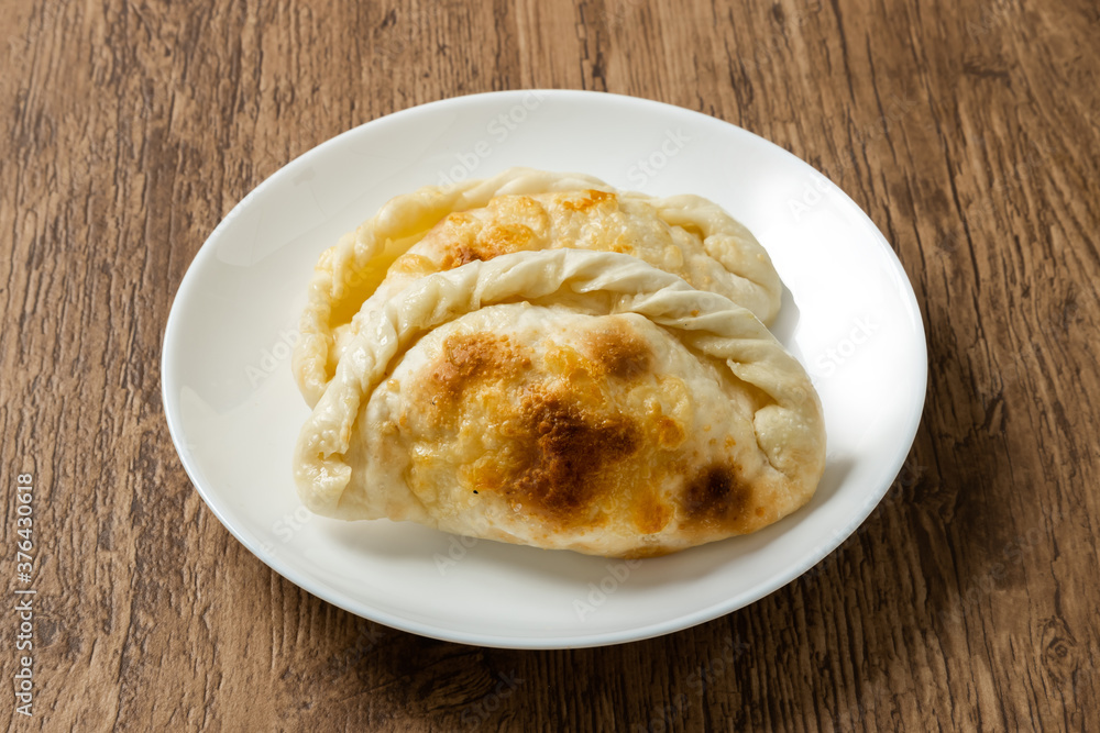 イタリアの具入りパン カルツォーネ Italian Bread (calzone)
イタリアの具入りパン カルツォーネ Italian Bread (calzone)