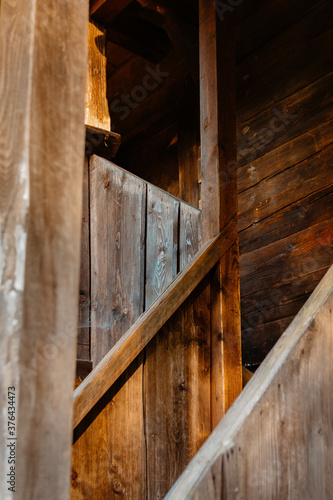 old wooden house © Adrian Dascal