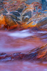 Fototapete Lavendelfarbene Motive Río Tinto Roter Fluss in Andalusien  © JUAN CARLOS MUNOZ