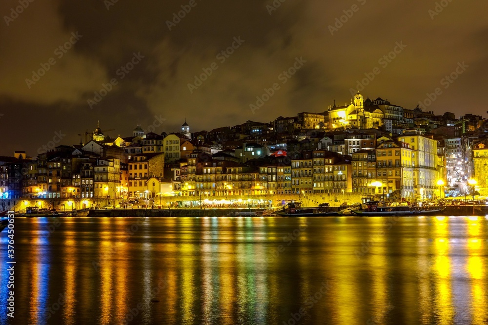 night view of the town country, Porto