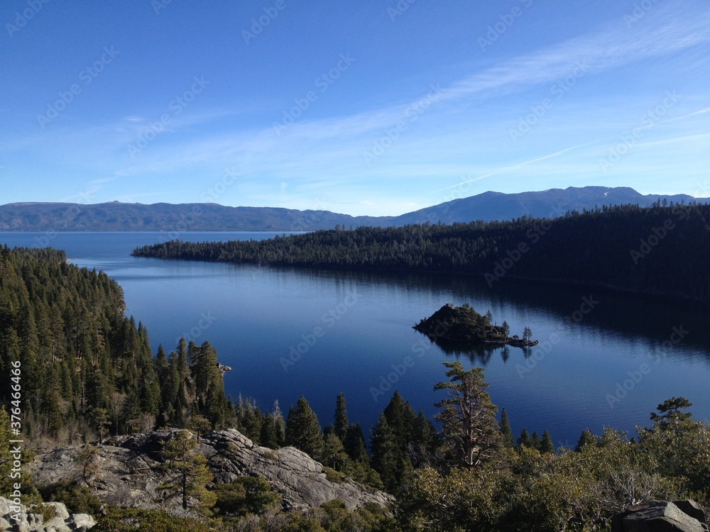 Fototapeta premium Island in the lake