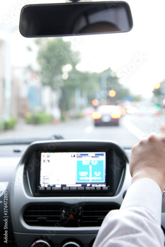 電気自動車の運転席