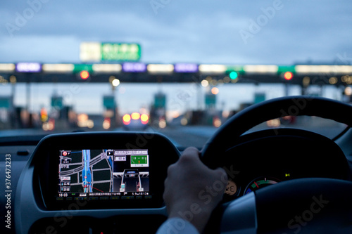 電気自動車の運転席