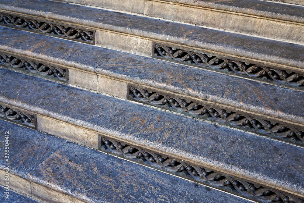 Stair steps with decorative grid