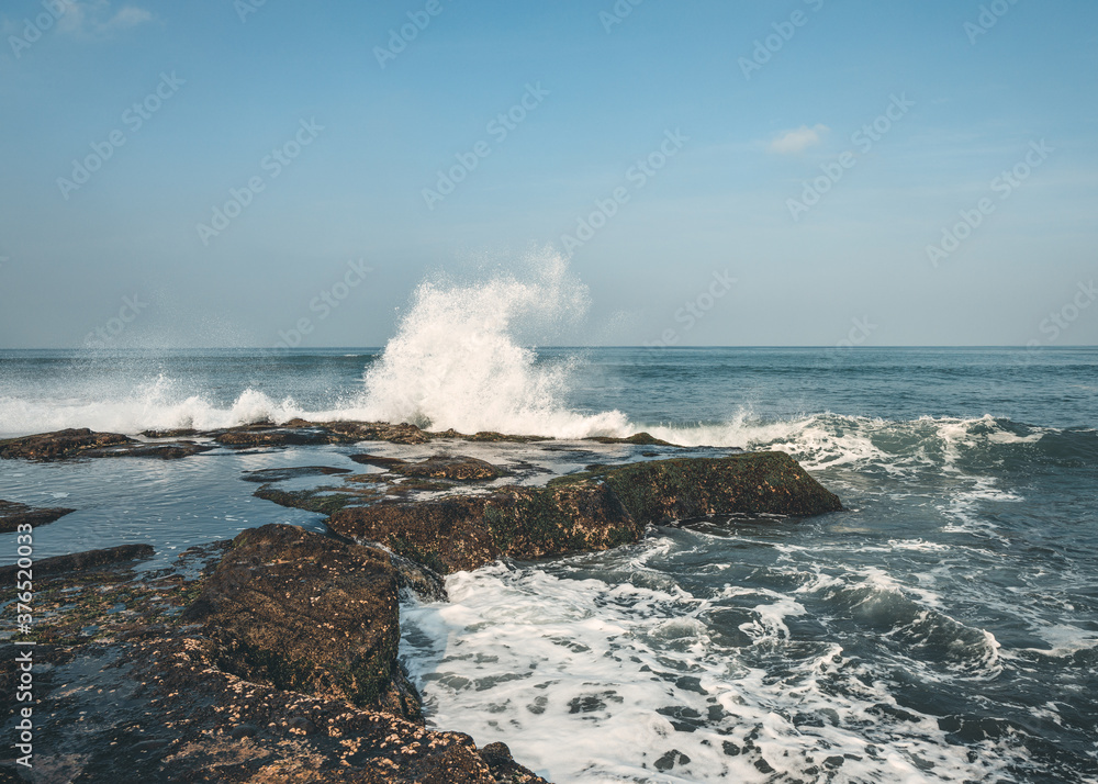 Wilde Natur am Tanah Lot Tempel Indonesien Wilde Natur am Tanah Lot Tempel Indonesien