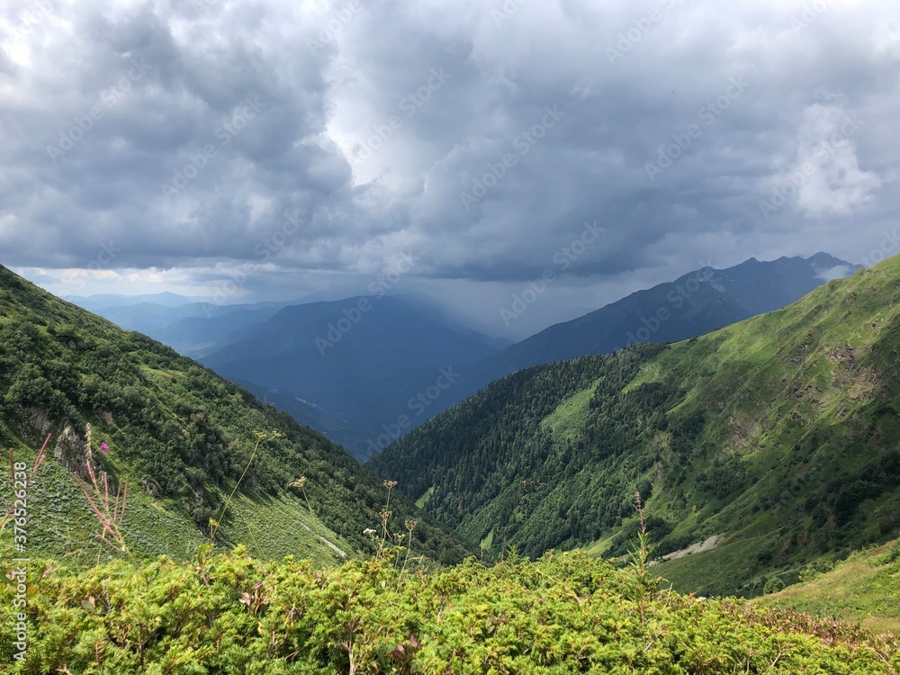 Naklejka premium mountain landscape with blue sky