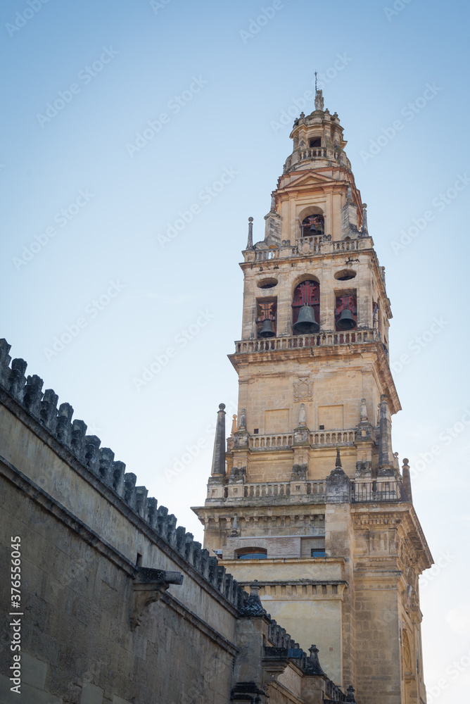 Detalles del minarete campanario  de la Mezquita de Córdoba, Andalucia, España. Arte islámico , también conocido como arte emiral o califas