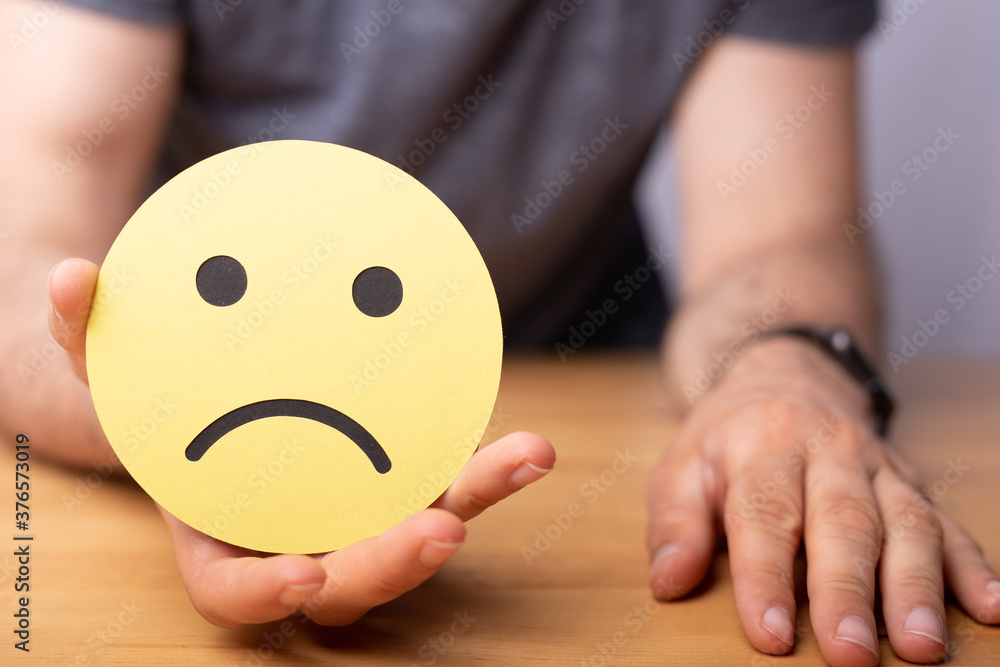 Naklejka premium expression emotion smiley in yellow paper