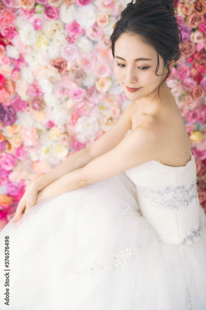 ウェディングドレスを着た女性 ブライダルイメージ ウェディング 結婚式 ウェディングドレスを着た女性 ブライダルイメージ ウェディング 結婚式