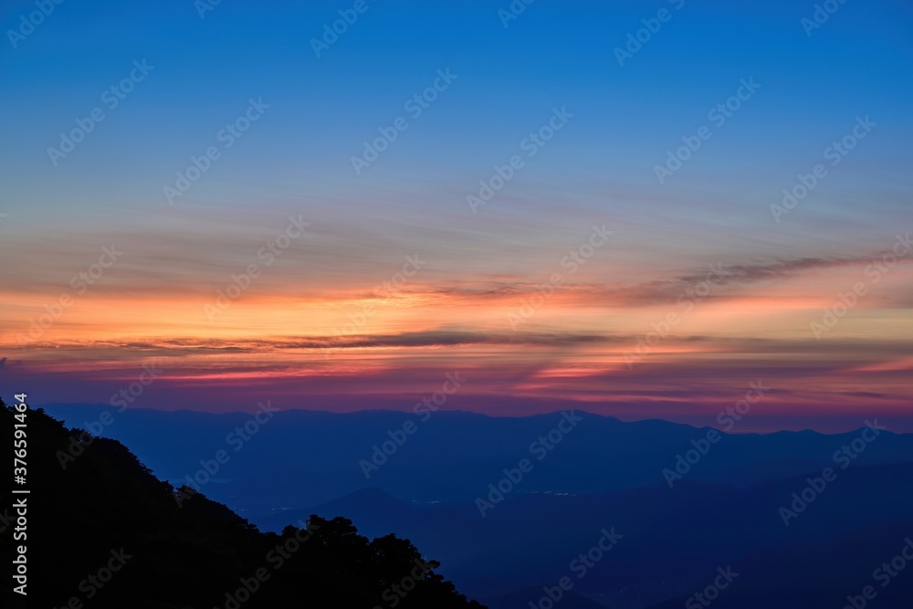 伊吹山から見た日没後の幻想的な夕焼け情景＠滋賀