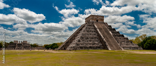 chichen itza pyramid