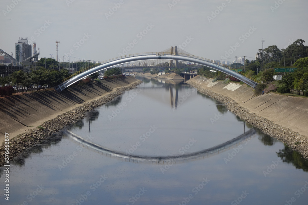 Obraz premium Eye-level shot of a bridge over a river in Brazil