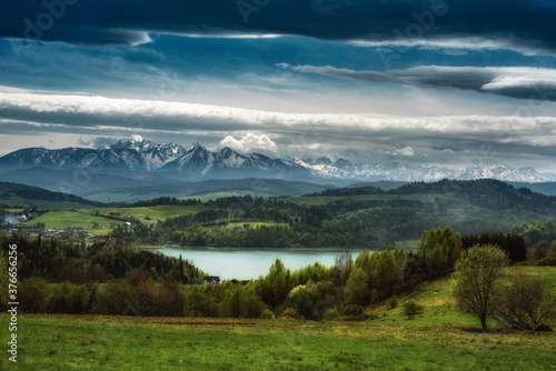 Wiosenna panorama na Tatry