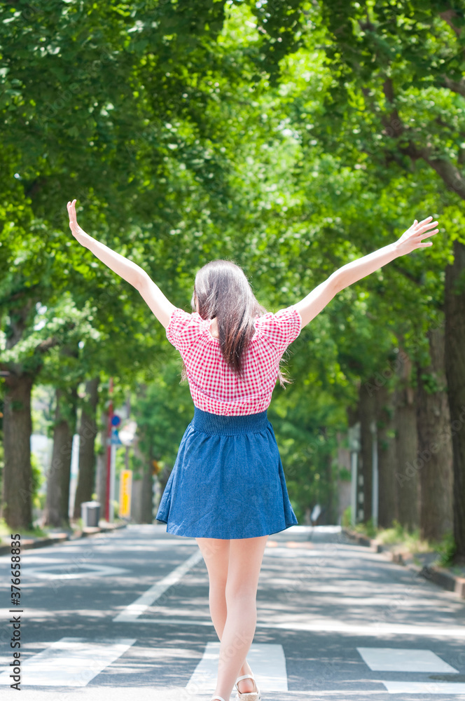 Fototapeta premium 女性の後姿
