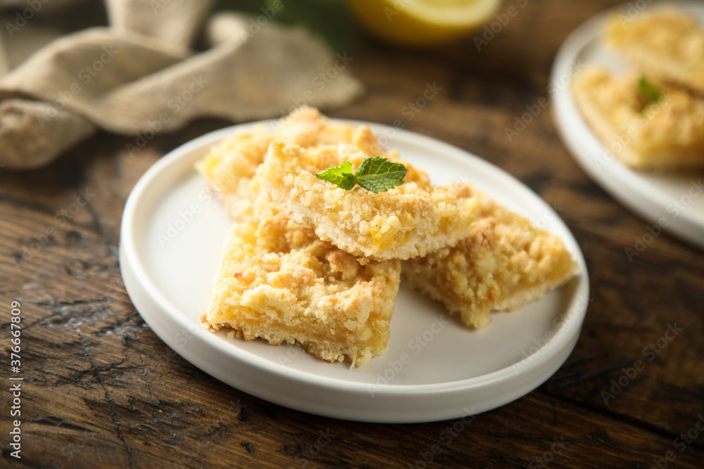 Homemade lemon bars with streusel Homemade lemon bars with streusel