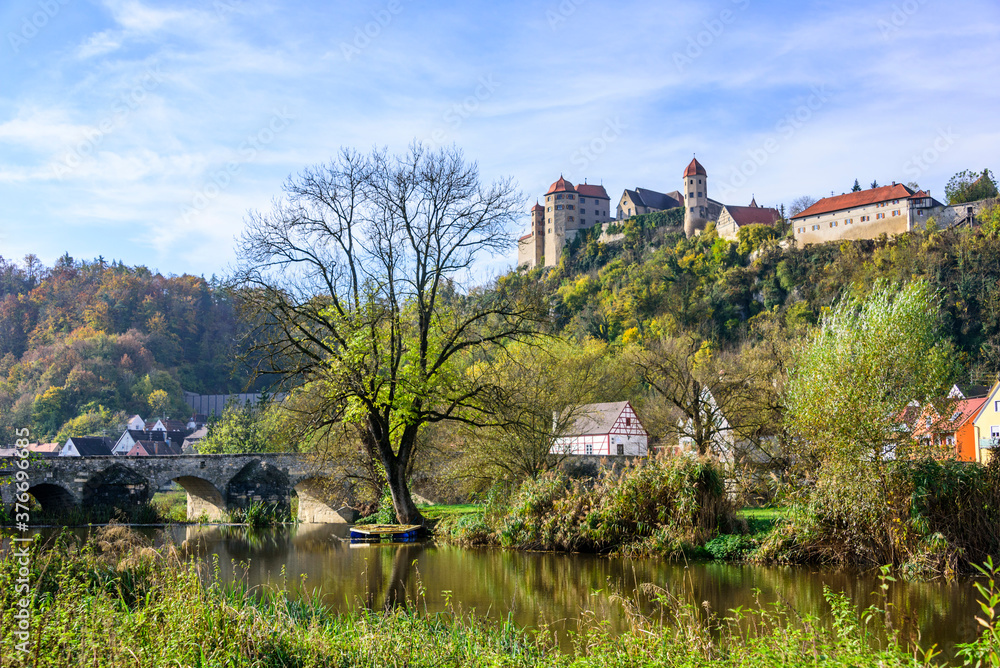 Idyllischer Herbstmorgen am Harburger Schloss Idyllischer Herbstmorgen am Harburger Schloss