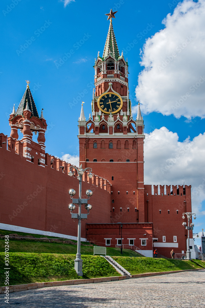 The Intercession Cathedral consists of nine small but very tall churches. They are connected by an internal gallery and form a unique architectural ensemble. The Intercession Cathedral consists of nine small but very tall churches. They are connected by an internal gallery and form a unique architectural ensemble.