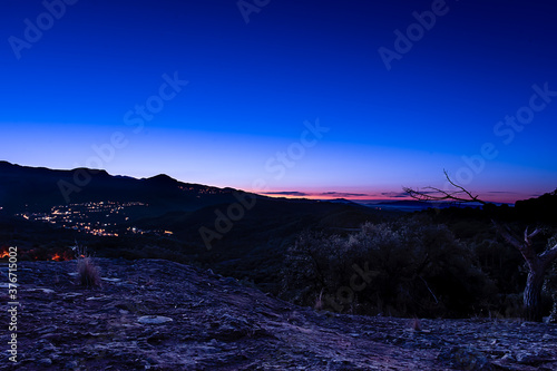 Paisaje con colores del amanecer