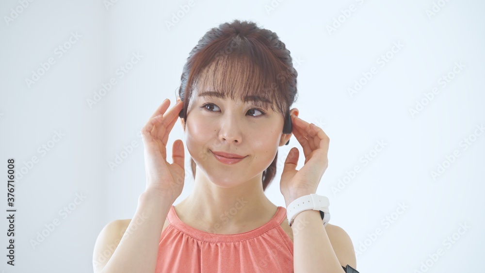 Naklejka premium ウェアラブルデバイス・女性