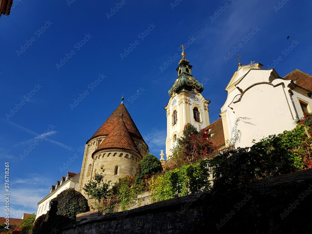 Fototapeta premium Die Pfarrkirche in der Altstadt von Hartberg