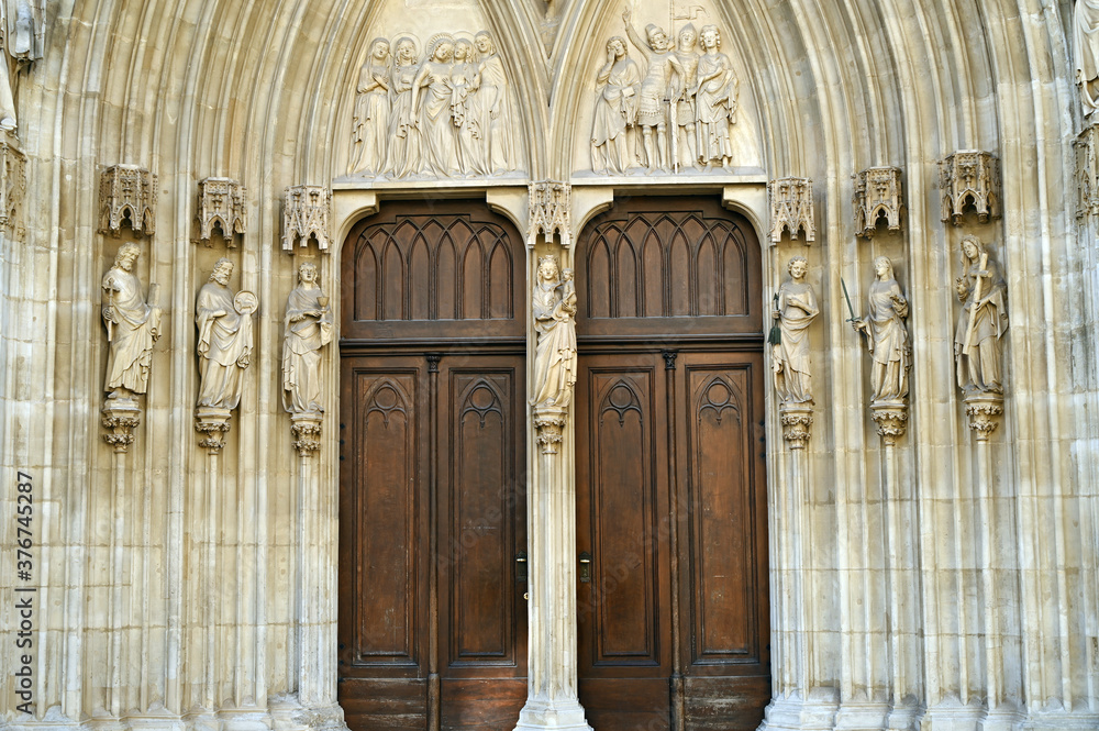 Obraz premium Minoriten Church door and entrance in Vienna Austria