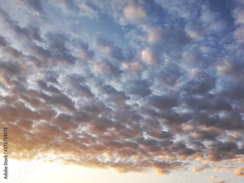 Fototapeta Naklejka Na Ścianę i Meble -  clouds in the sky at dawn