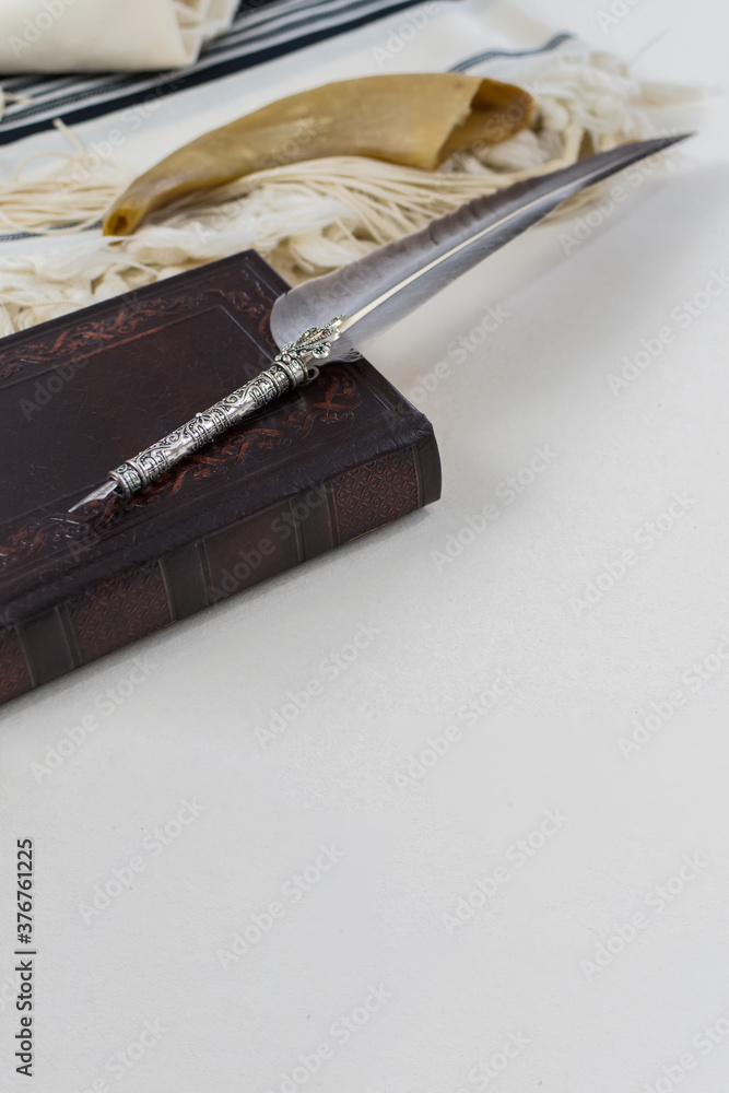 Φωτογραφία Day of atonement Yom Kipur, jewish holidays symbols White prayer