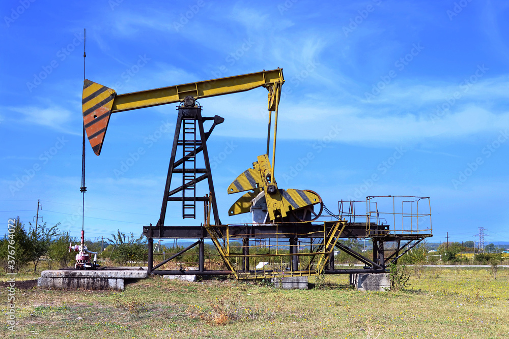 oil production with a pump in the field oil production with a pump in the field