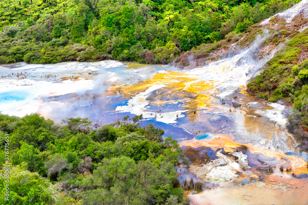 Die Malerpalette im Orakei Korako Geyserland Resort auf der Nordinsel von Neuseeland