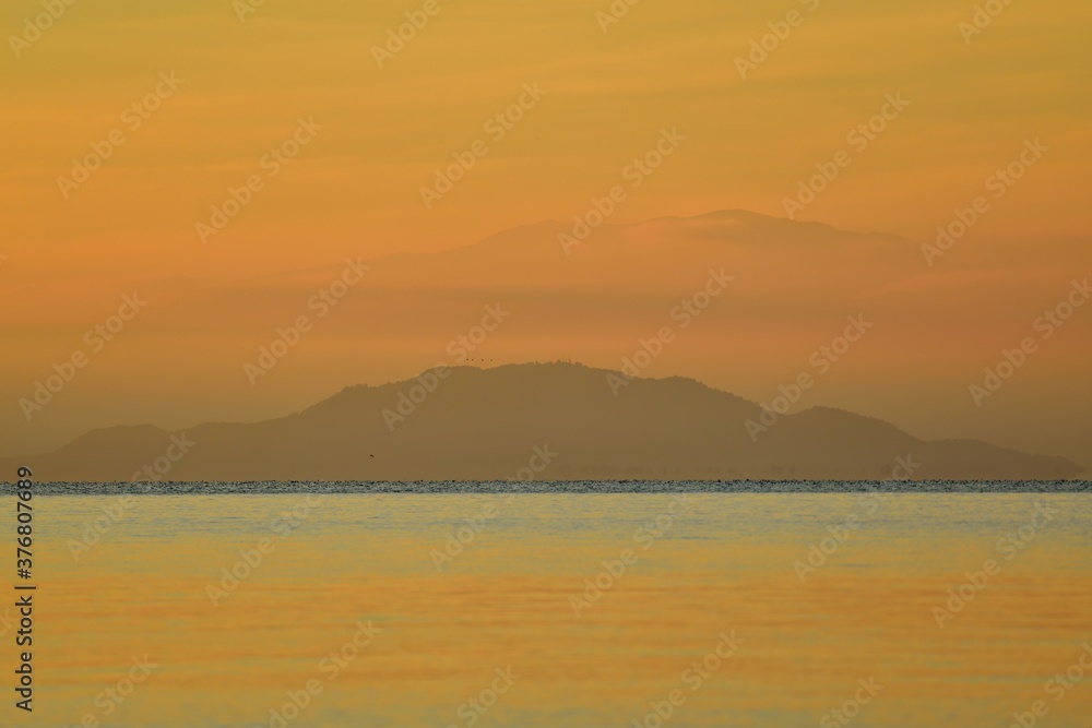 ゴールドに染まる琵琶湖の情景＠滋賀