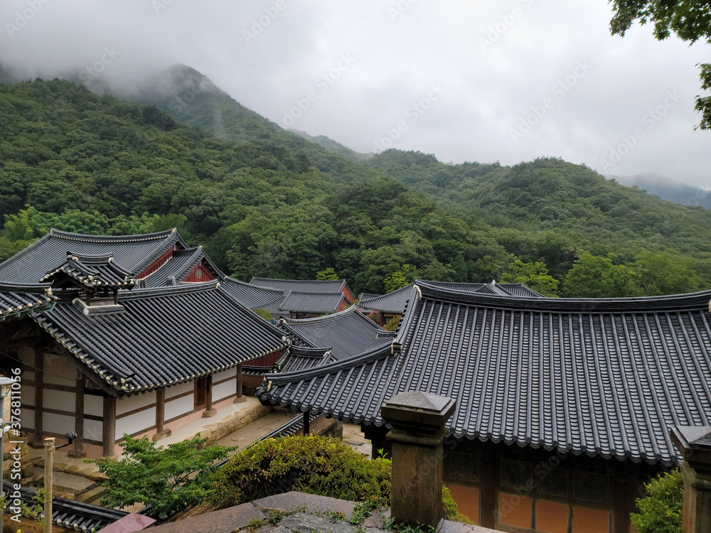 traditional korean house
