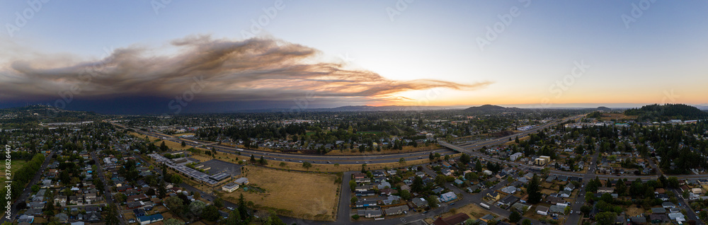 Fototapeta premium Oregon Fire Smoke over South East Portland at Dusk as Seen by Drone