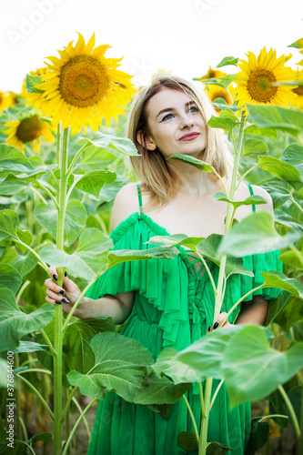 girl with a sunflowers