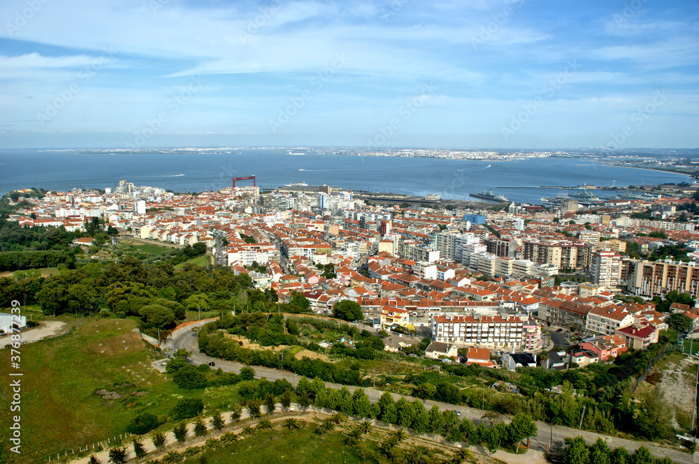 Obraz premium Panoramic view of Almada from Sanctuary of Cristo Rei, Portugal