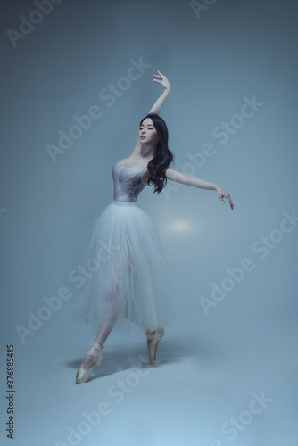 포즈,여성, 女, 드레스, 미, 자세, 체형, 춤,댄스, 춤사위,동작, 신부, 유행, beautiful, 인물사진, 사람, 글래머, 포즈, 우아한 , 여자, women, girl, 아가씨, 긴머리, 여성, 섹시, 프로필, 흰피부, 무용, 발레리나, 무용수, 필라테스, 요가, 무표정, 소녀,발레
