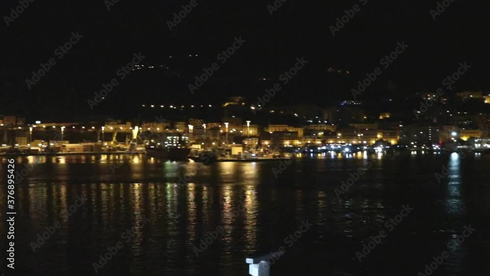Salerno - Panoramica notturna dal traghetto in partenza Salerno - Panoramica notturna dal traghetto in partenza